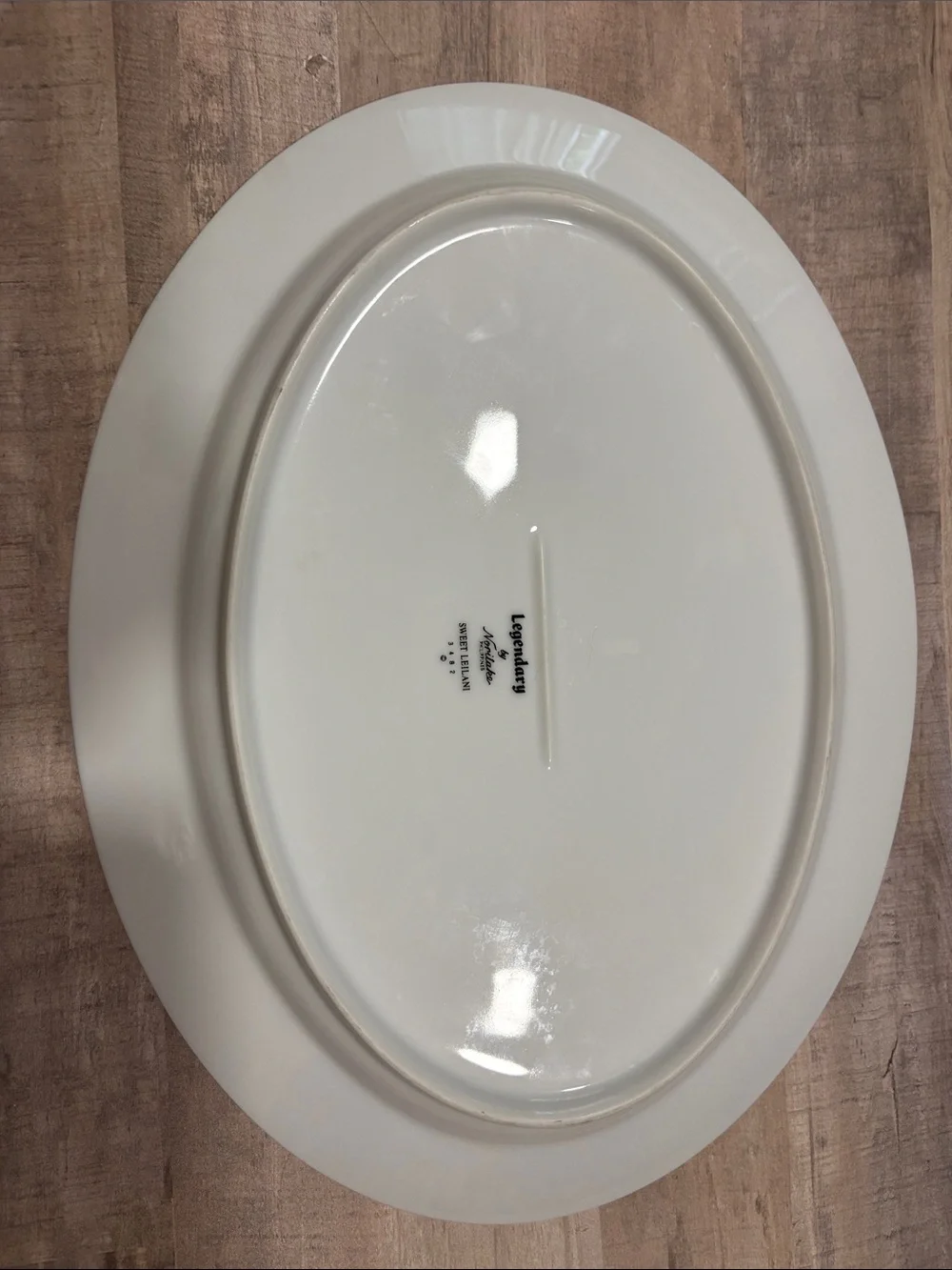 Sweet Leilani (3482) 13.5” oval serving platter